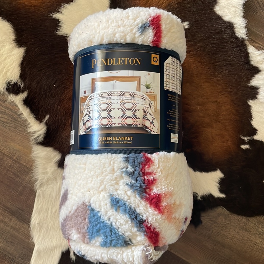 NWT Pendleton Queen Blanket - Picture 2 of 3
